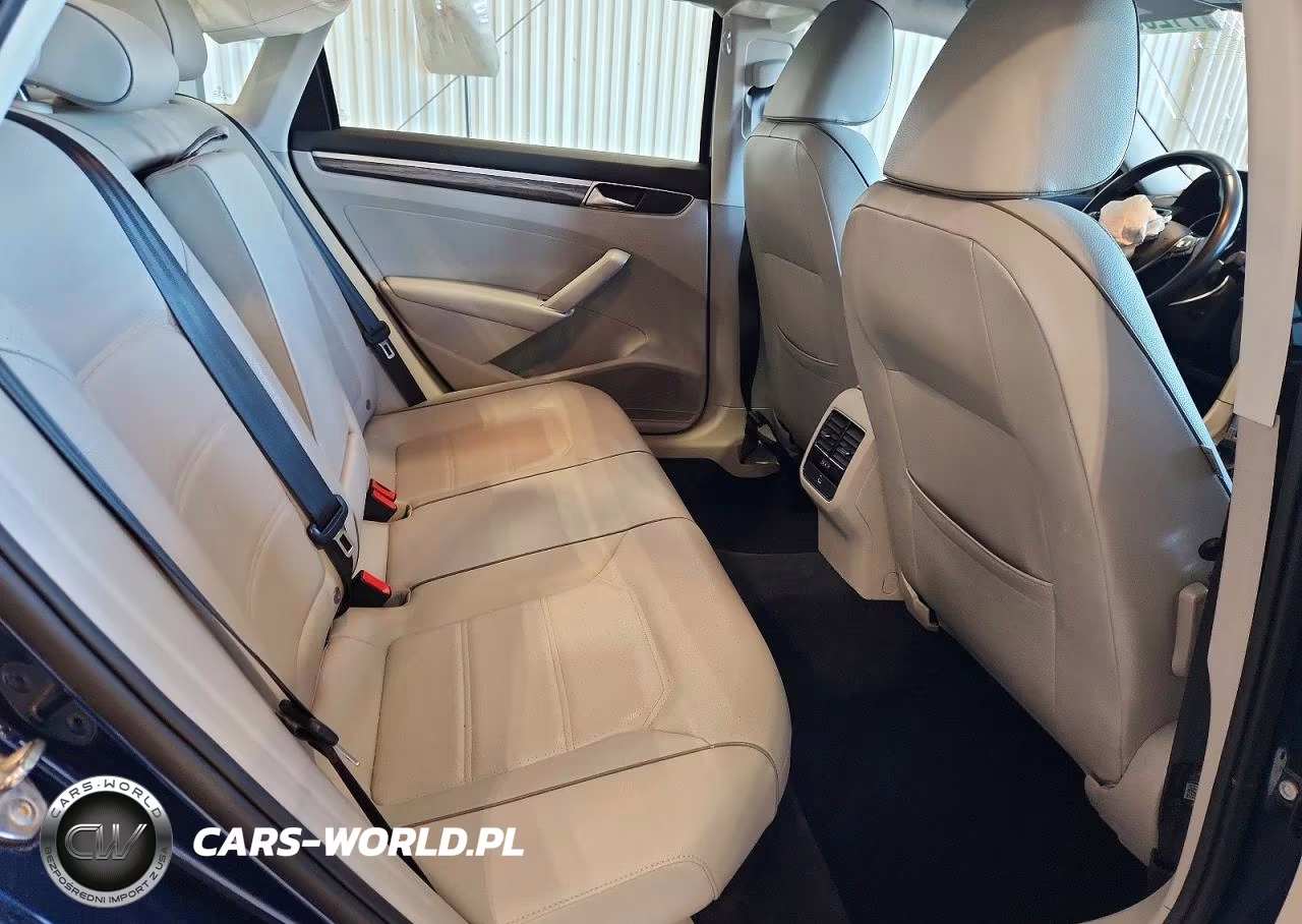 2018 Volkswagen Passat Se VIN:1VWBA7A33JC043378 - 10