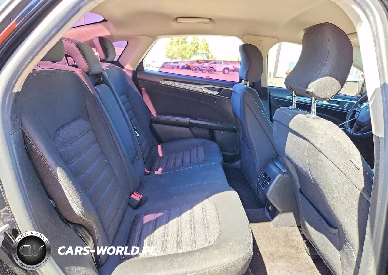 2018 Ford Fusion Se VIN:3FA6P0HD9JR158762 - 10