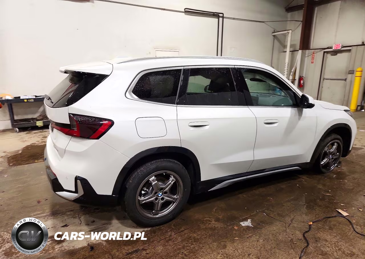 2026 BMW X1 xDrive28I VIN:WBX73EF0XT5665850 - 3