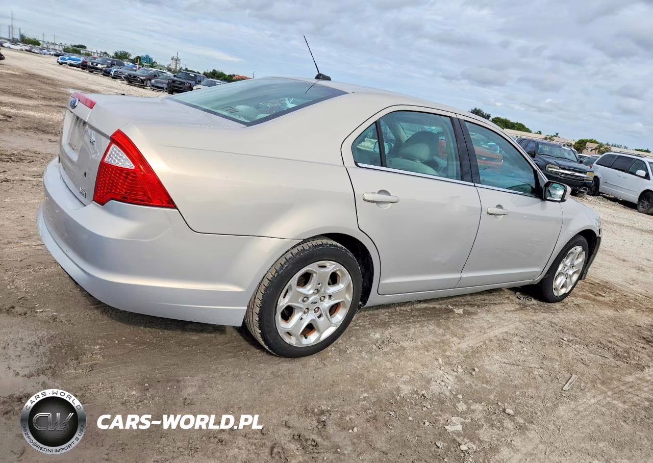 2010 Ford Fusion Se VIN:3FAHP0HG2AR214320 - 3