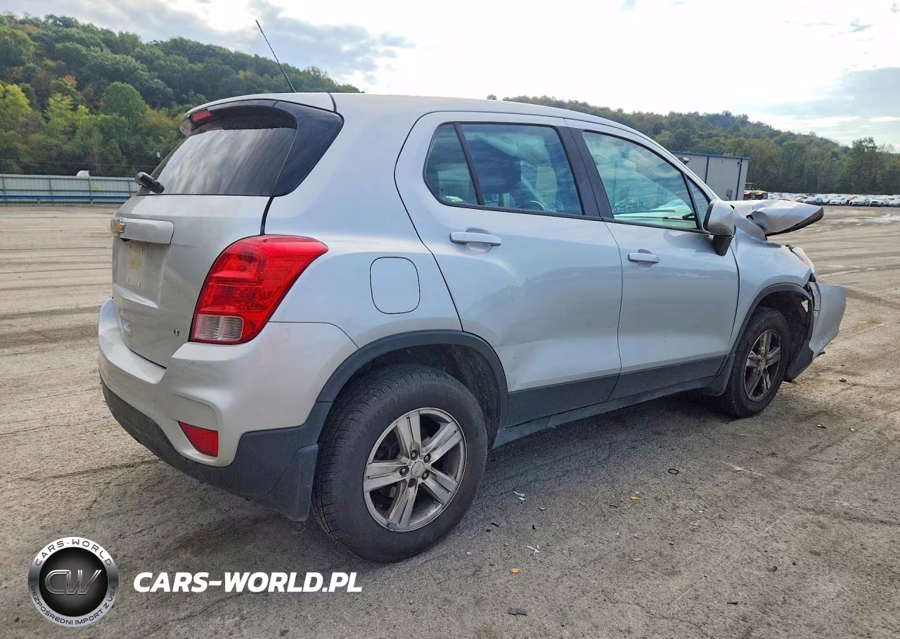 2017 Chevrolet Trax Ls VIN:3GNCJNSB3HL284025 - 3