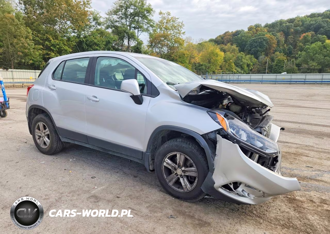 2017 Chevrolet Trax Ls VIN:3GNCJNSB3HL284025 - 4