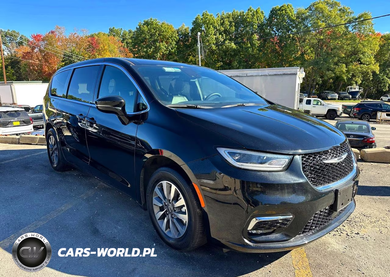 2025 Chrysler Pacifica Hybrid Select VIN:2C4RC1S70SR572967 - 4