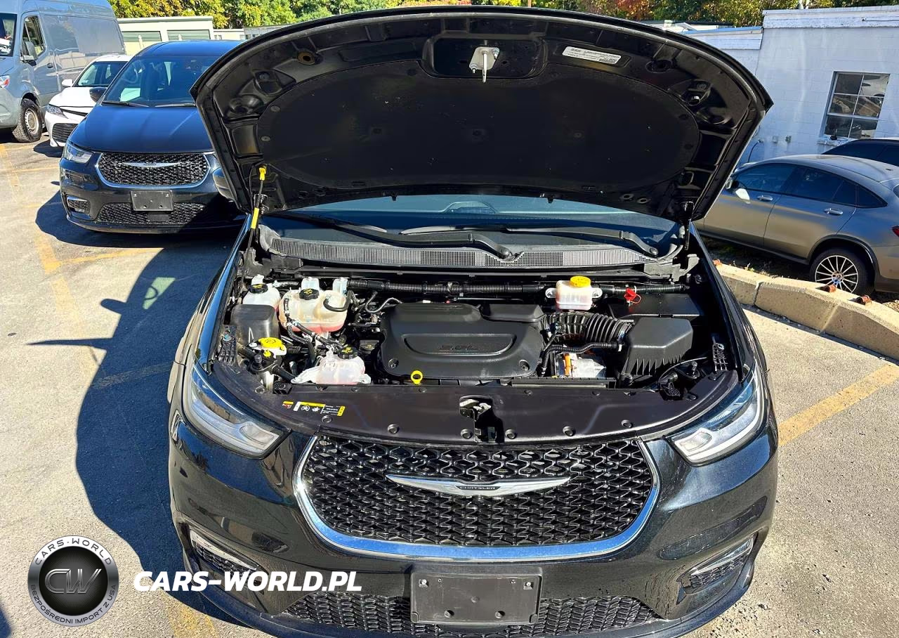 2025 Chrysler Pacifica Hybrid Select VIN:2C4RC1S70SR572967 - 9