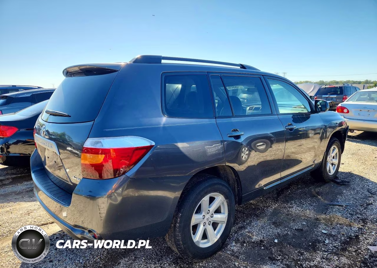 2010 Toyota Highlander Base VIN:5TDBK3EHXAS005983 - 3
