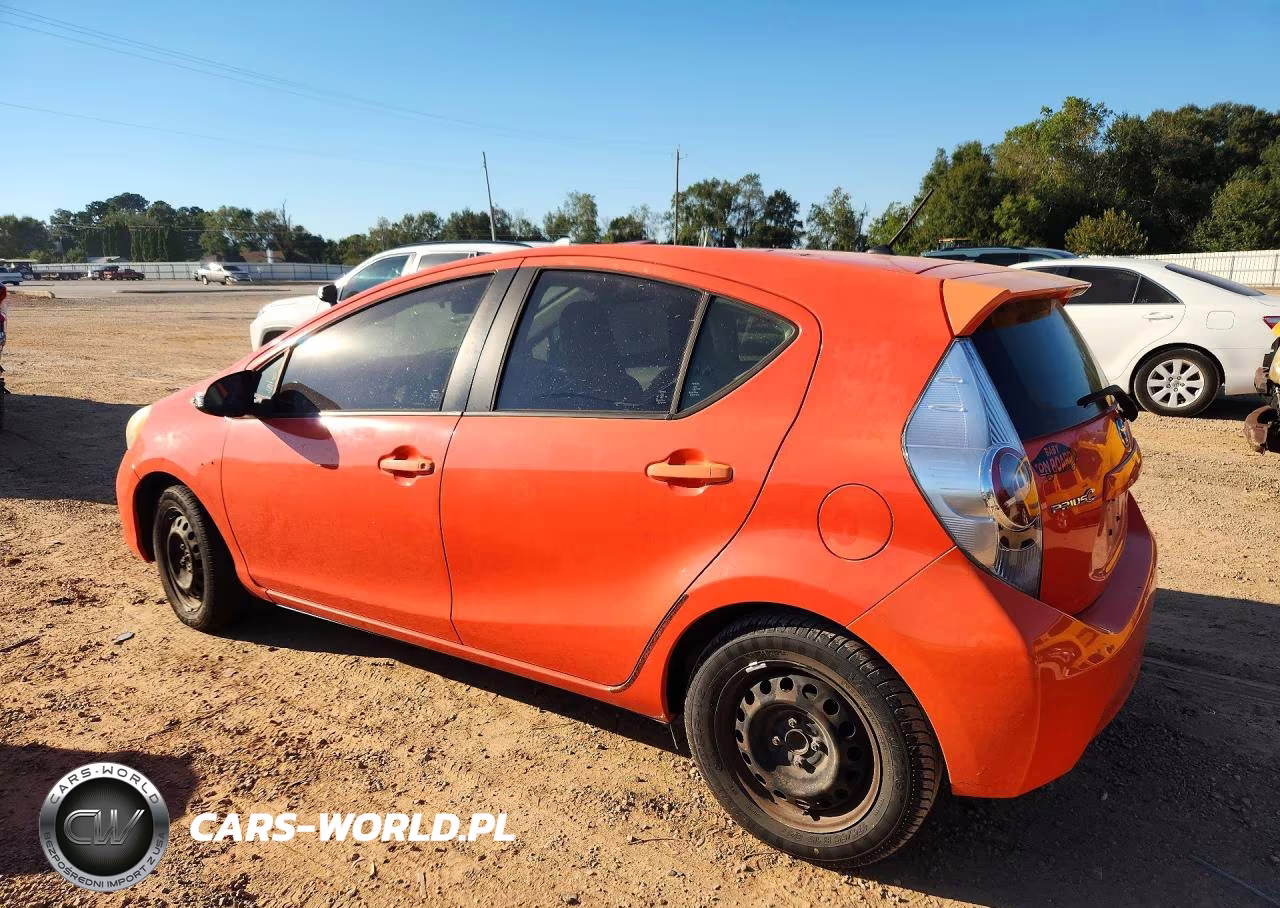 2014 Toyota Prius C One VIN:JTDKDTB37E1083448 - 2