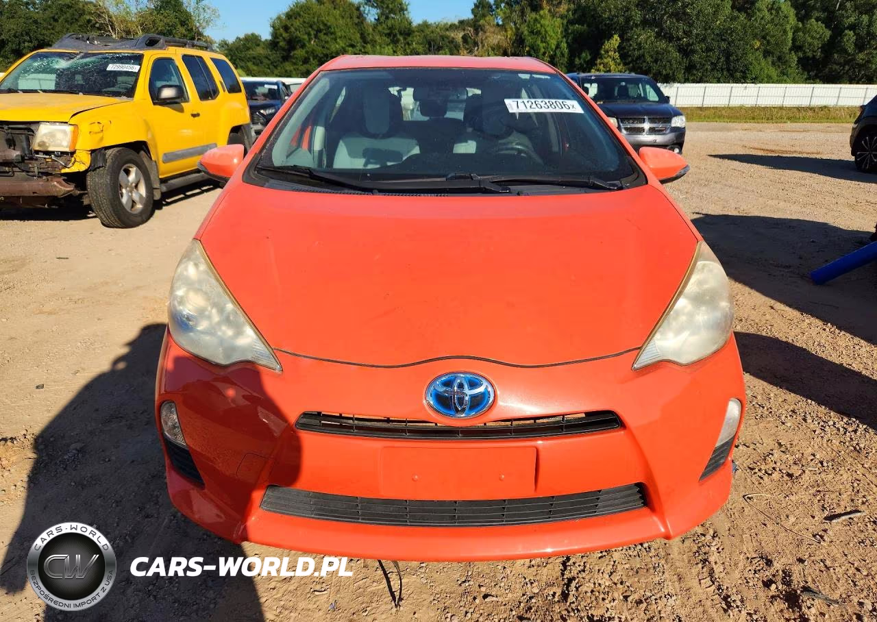 2014 Toyota Prius C One VIN:JTDKDTB37E1083448 - 5