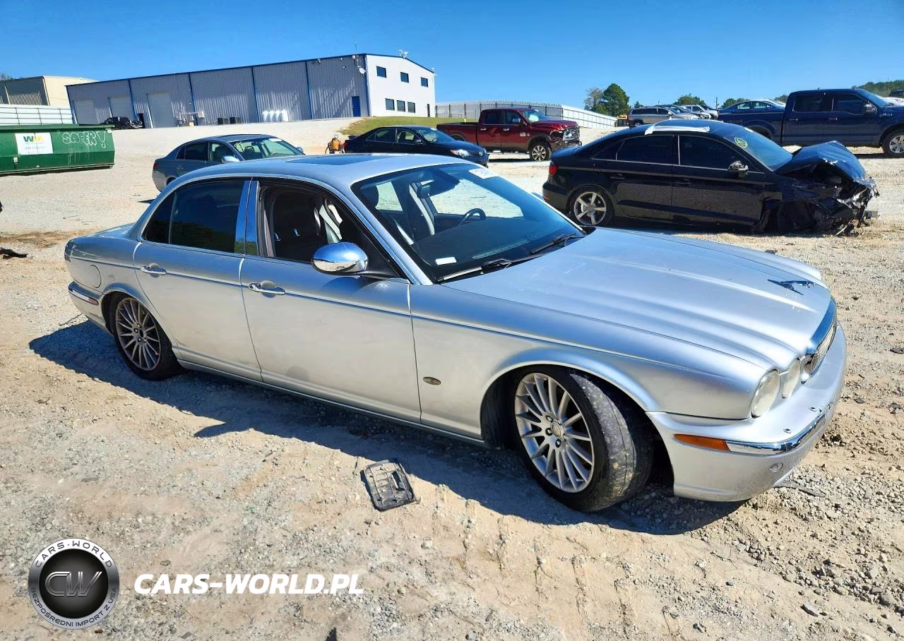 2007 Jaguar Xj8 VIN:SAJWA71B17SH14626 - 4