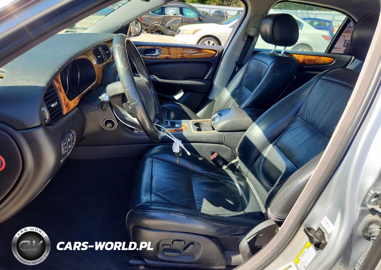 2007 Jaguar Xj8 VIN:SAJWA71B17SH14626 - 7