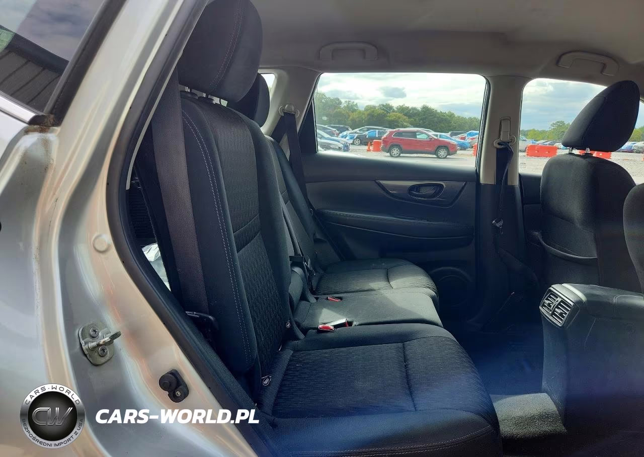 2019 Nissan Rogue S VIN:KNMAT2MT3KP516441 - 11