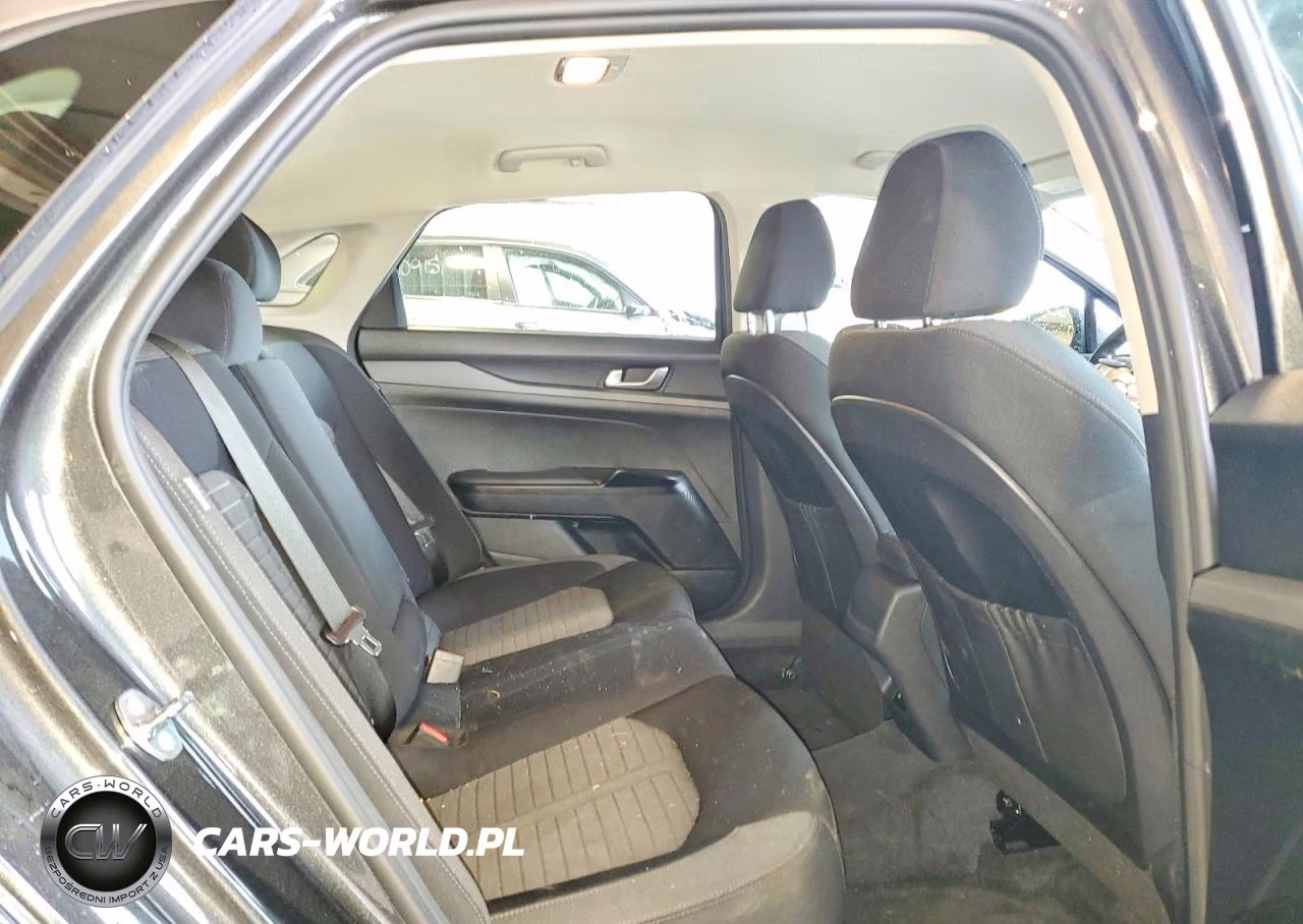 2026 Kia K5 Lxs VIN:KNAG24J76T5427893 - 10