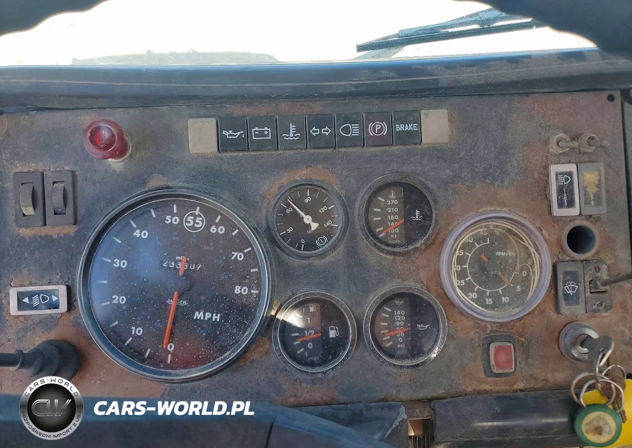 1983 Mack 200 Ms200 VIN:VG6M111B4DB016809 - 9