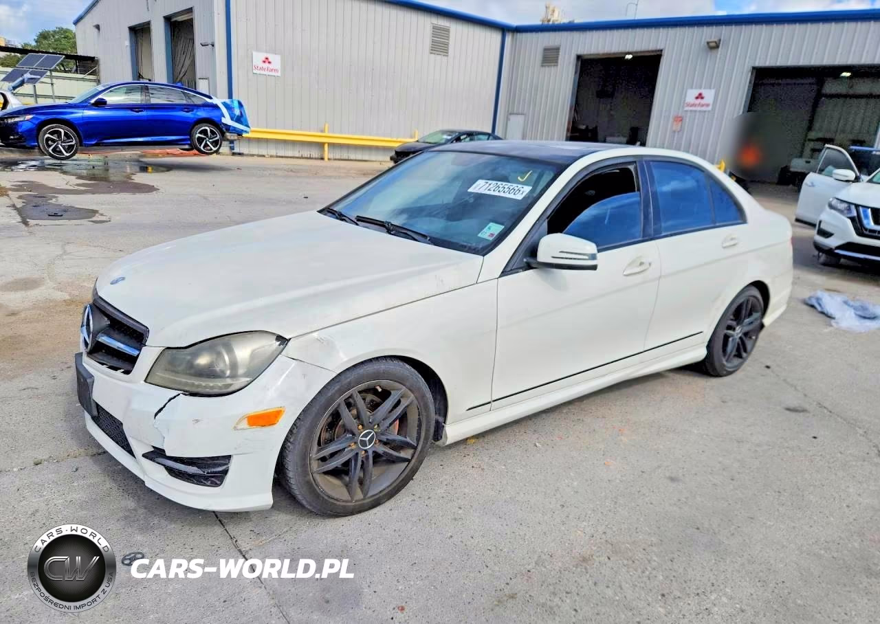 2012 Mercedes-Benz C 300 4Matic – zdjęcie 1 z 12