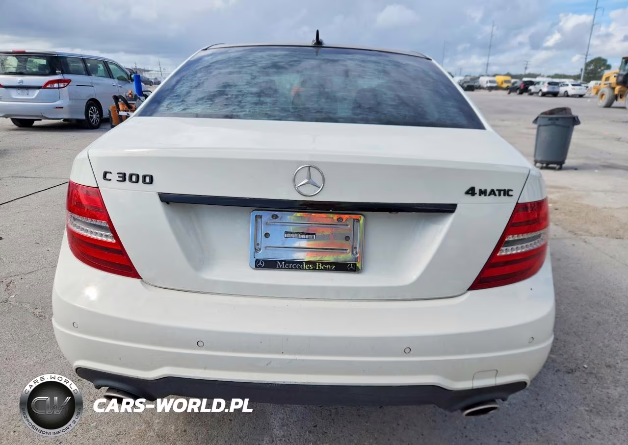 2012 Mercedes-Benz C 300 4Matic VIN:WDDGF8BB9CA724977 - 6