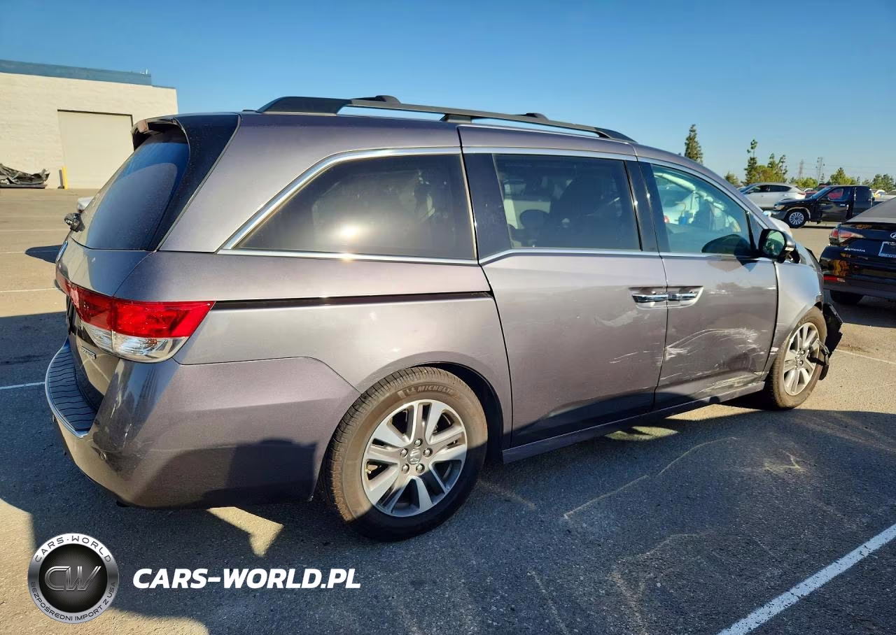 2016 Honda Odyssey Touring VIN:5FNRL5H93GB050059 - 3