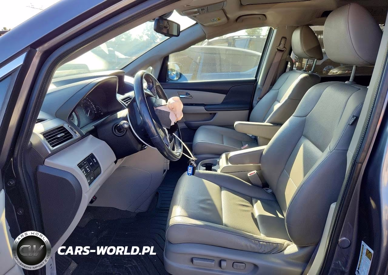 2016 Honda Odyssey Touring VIN:5FNRL5H93GB050059 - 7