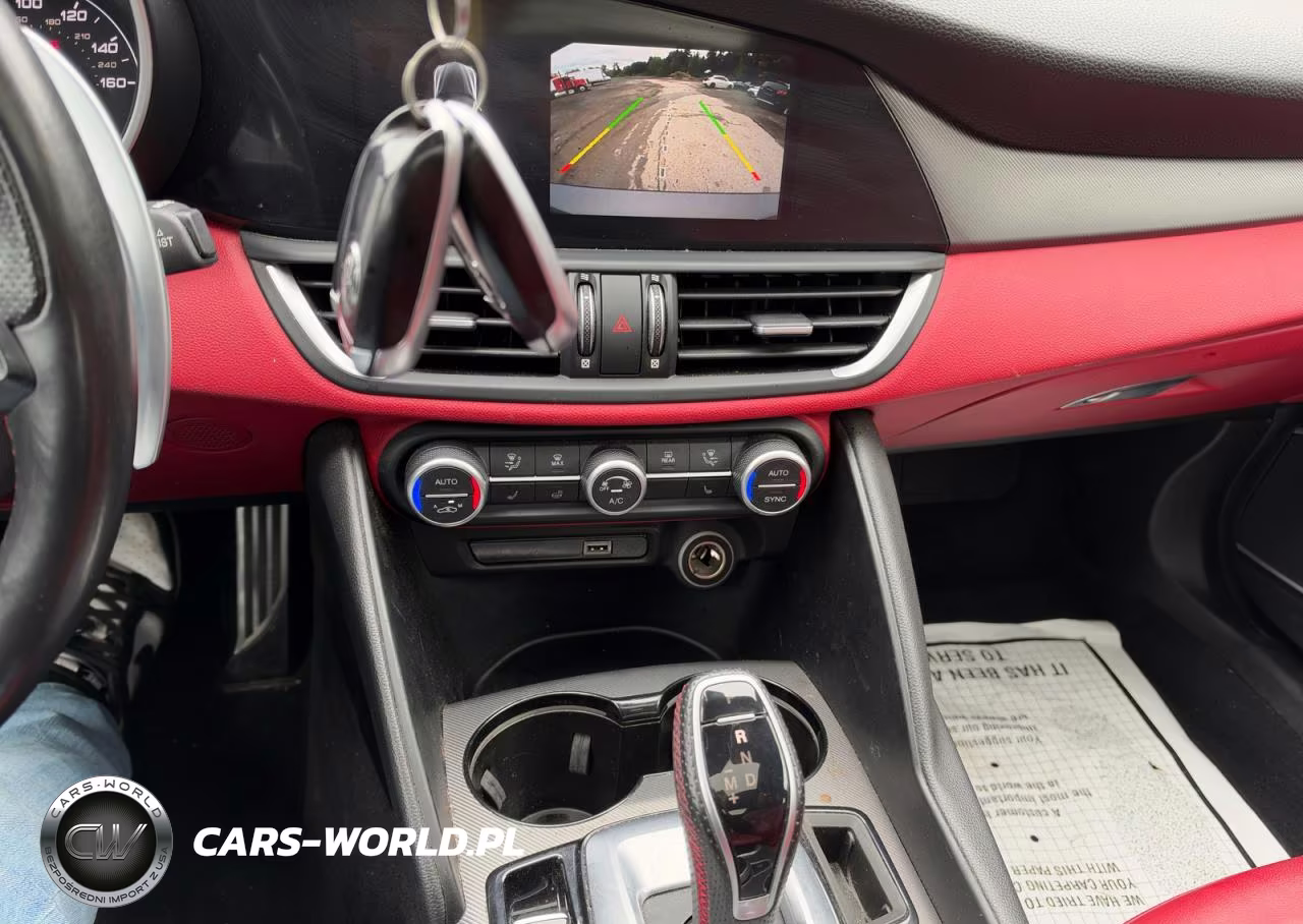 2020 Alfa Romeo Giulia Ti VIN:ZARFANBN5L7639022 - 12
