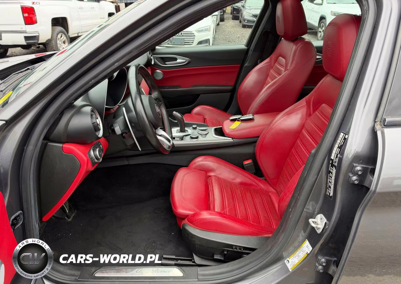 2020 Alfa Romeo Giulia Ti VIN:ZARFANBN5L7639022 - 13
