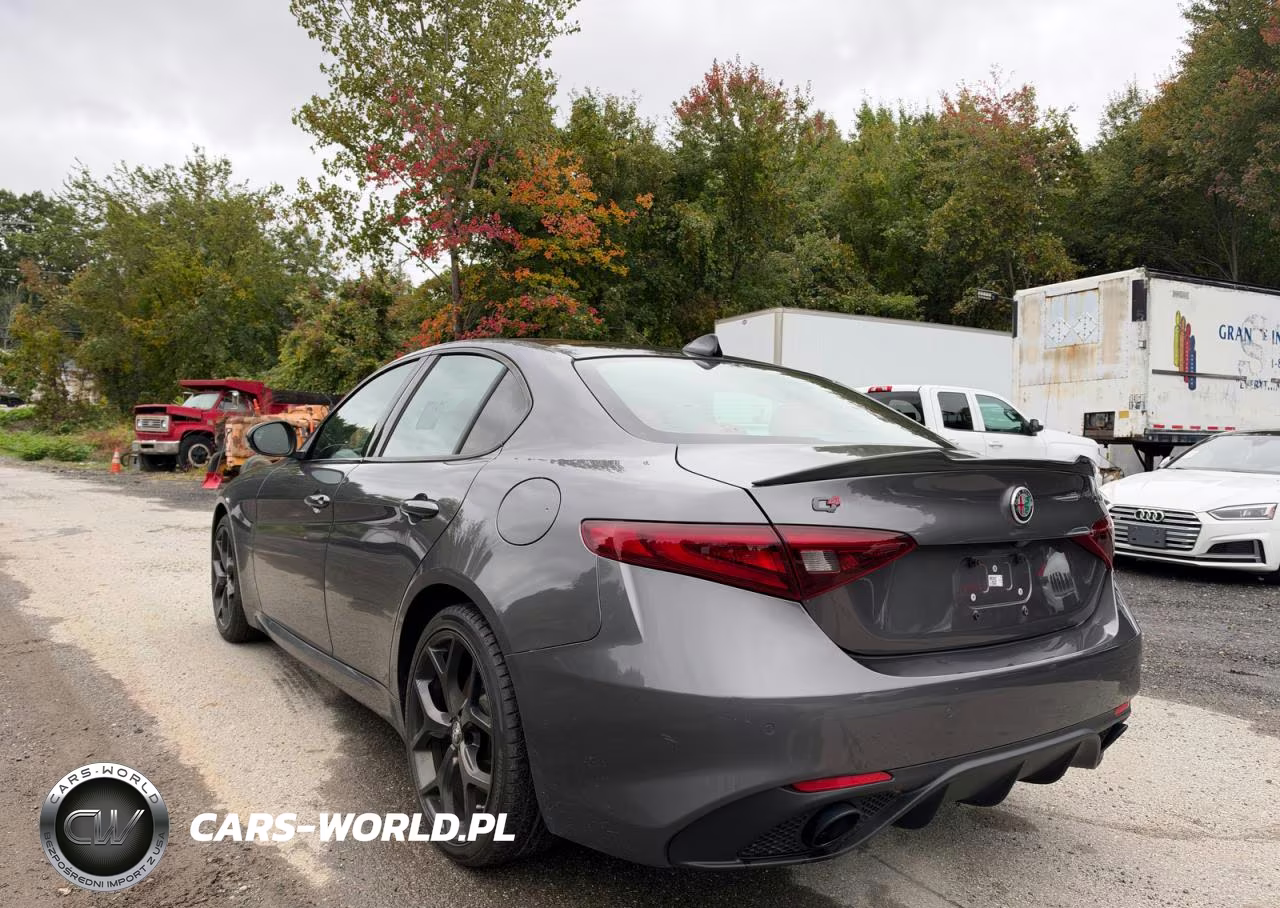 2020 Alfa Romeo Giulia Ti VIN:ZARFANBN5L7639022 - 3