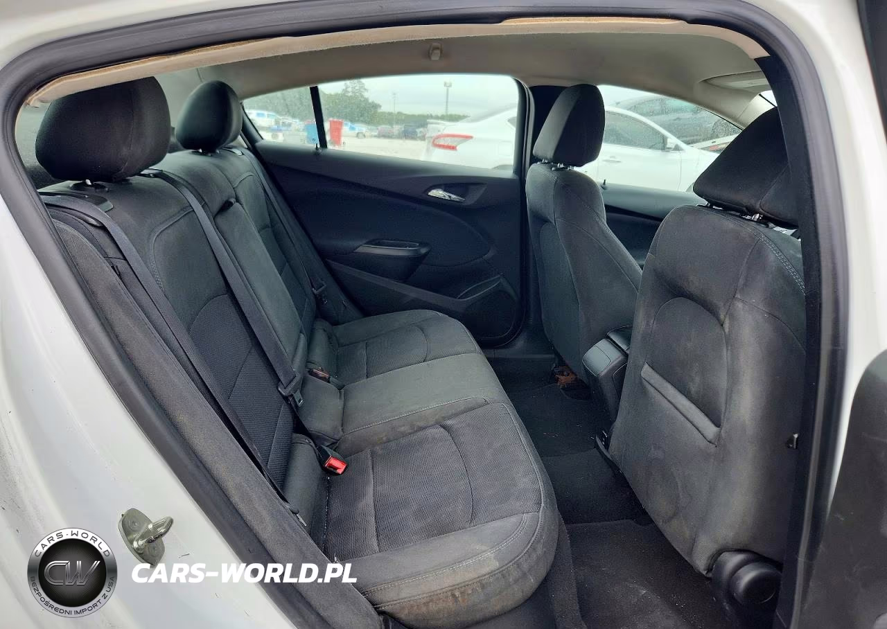 2018 Chevrolet Cruze Lt VIN:1G1BE5SMXJ7116119 - 10