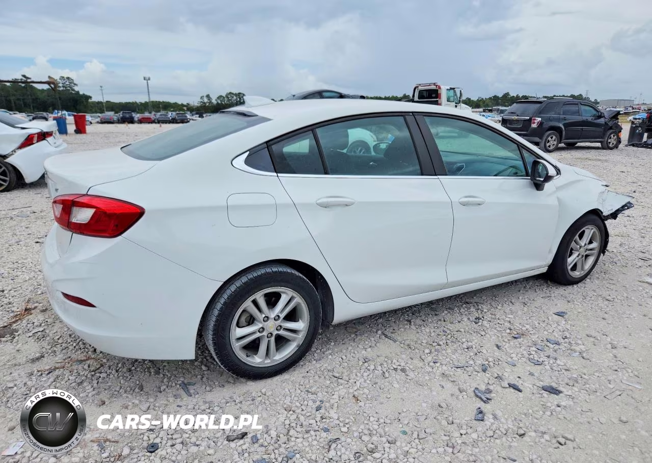 2018 Chevrolet Cruze Lt VIN:1G1BE5SMXJ7116119 - 3
