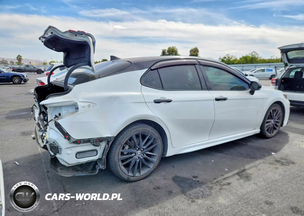 2021 Toyota Camry Xse VIN:4T1K31AKXMU031837 - 3