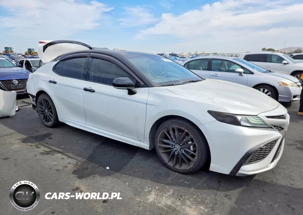 2021 Toyota Camry Xse VIN:4T1K31AKXMU031837 - 4