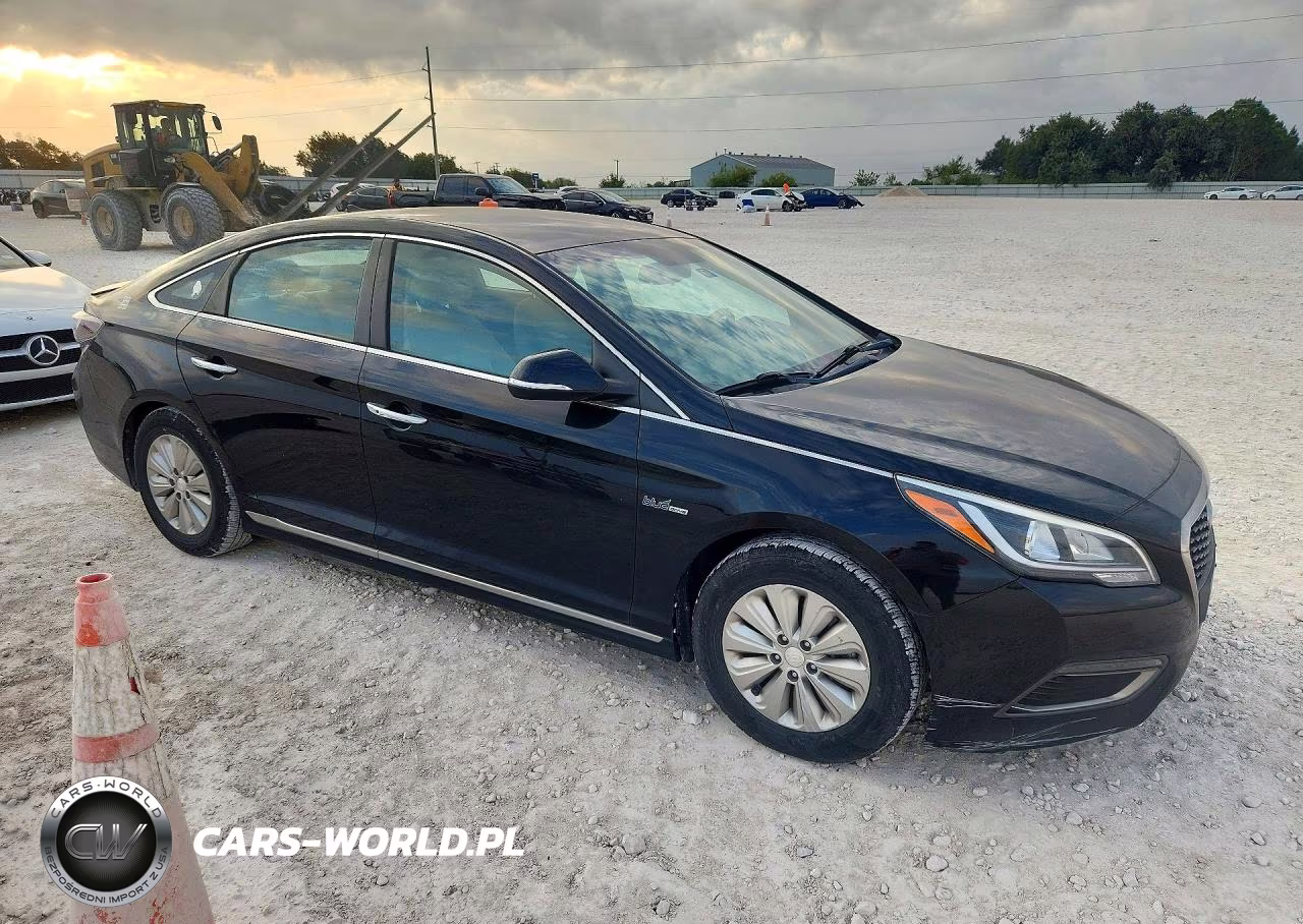 2017 Hyundai Sonata Hybrid Se VIN:KMHE24L30HA072671 - 4