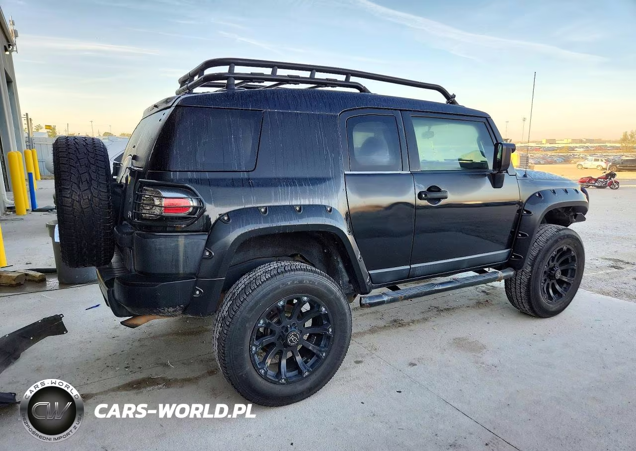 2007 Toyota Fj Cruiser Base VIN:JTEBU11F470082360 - 3