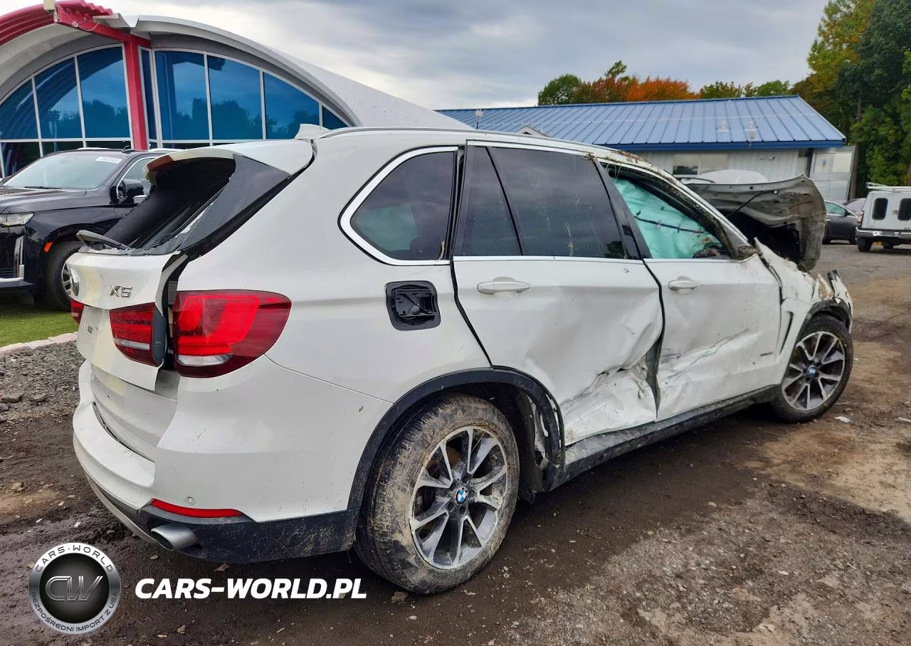 2017 BMW X5 xDrive35I VIN:5UXKR0C33H0V72145 - 3