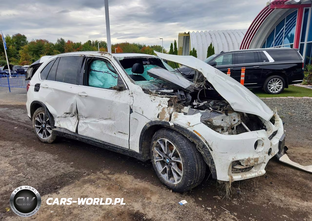 2017 BMW X5 xDrive35I VIN:5UXKR0C33H0V72145 - 4