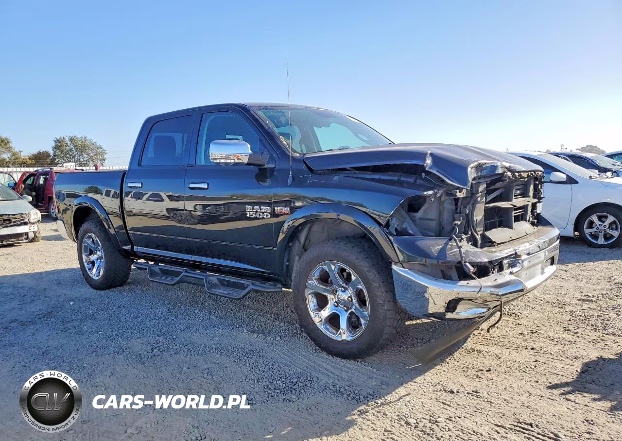 2017 Ram 1500 Laramie VIN:1C6RR7NTXHS707249 - 4