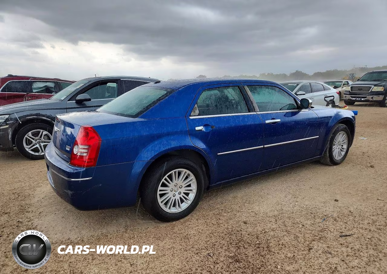 2010 Chrysler 300 Touring VIN:2C3CA1CV6AH320383 - 3