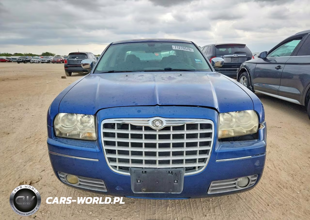 2010 Chrysler 300 Touring VIN:2C3CA1CV6AH320383 - 5