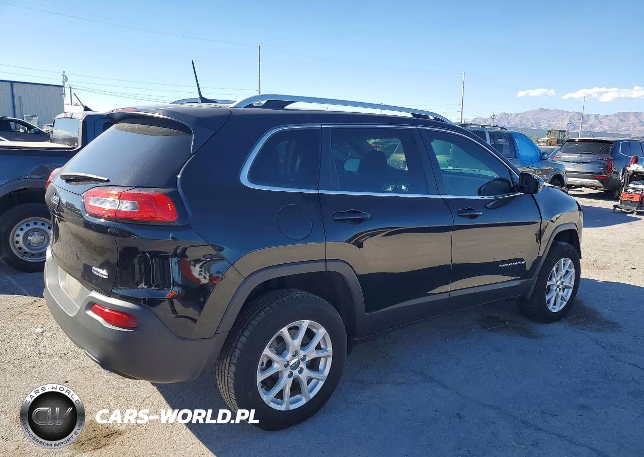 2018 Jeep Cherokee Latitude Plus VIN:1C4PJMLX5JD526968 - 3