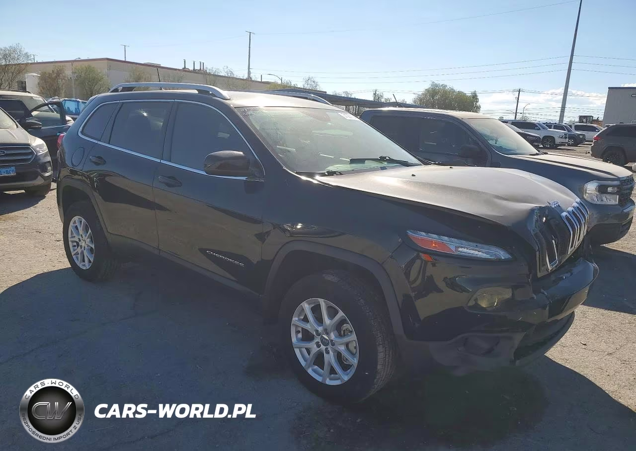 2018 Jeep Cherokee Latitude Plus VIN:1C4PJMLX5JD526968 - 4