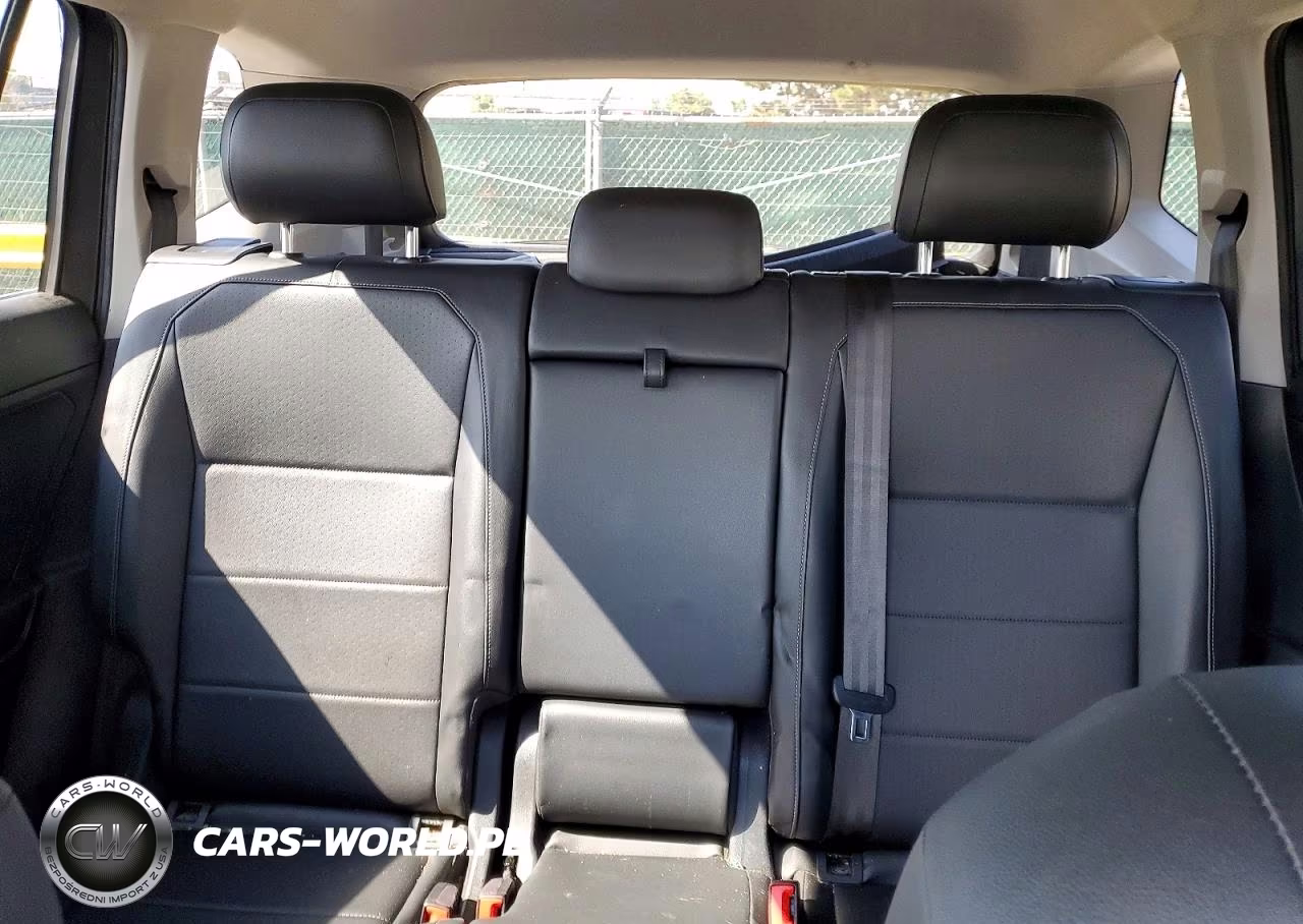2018 Volkswagen Tiguan Se VIN:3VV3B7AX9JM052240 - 10