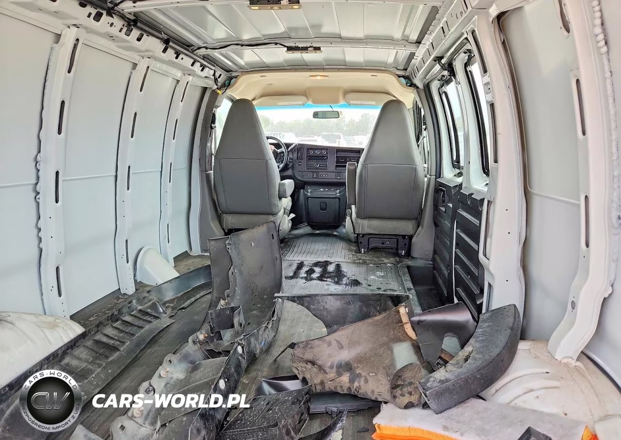 2023 Chevrolet Express G2500 VIN:1GCWGAFP5P1247910 - 11