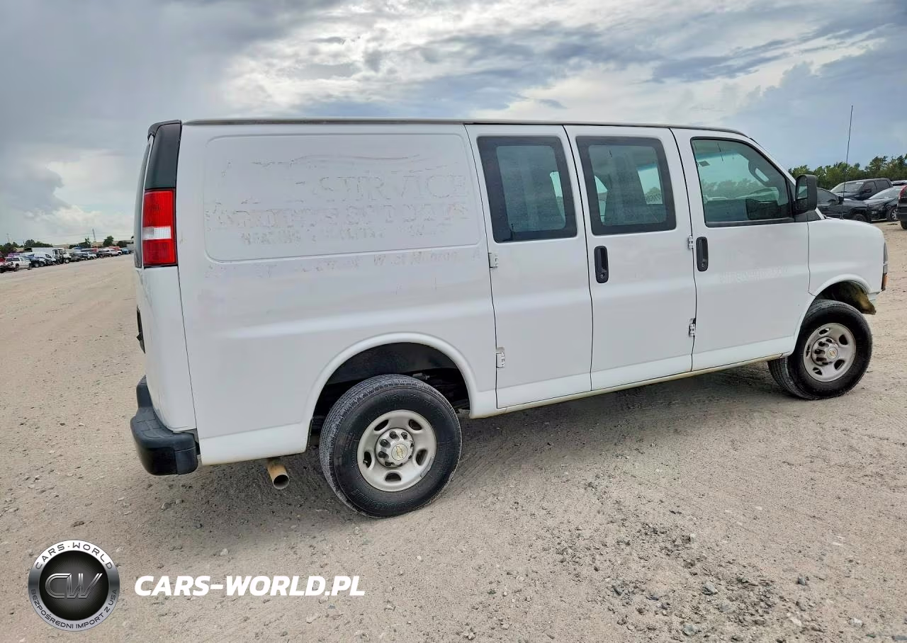 2023 Chevrolet Express G2500 VIN:1GCWGAFP5P1247910 - 3