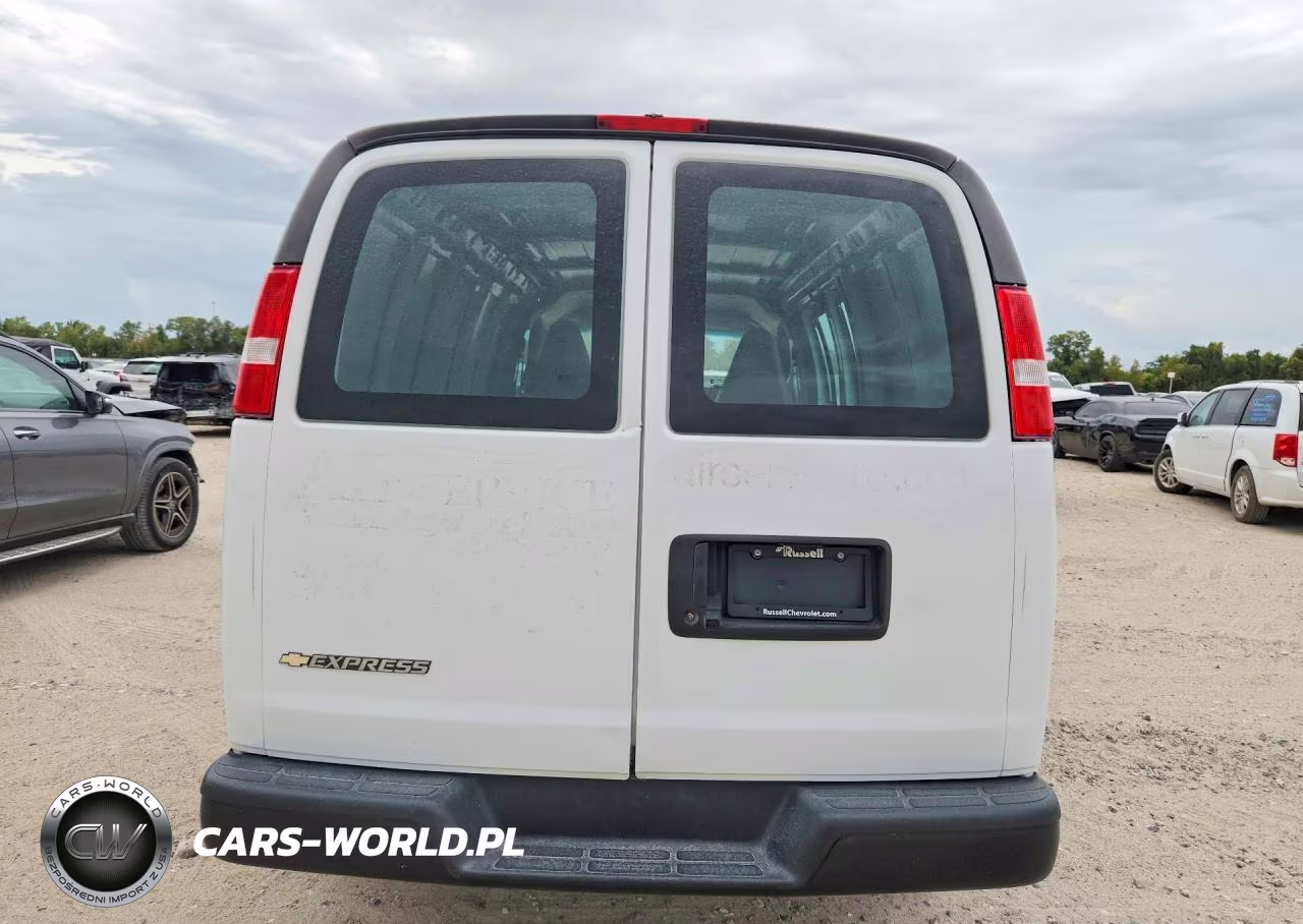 2023 Chevrolet Express G2500 VIN:1GCWGAFP5P1247910 - 6