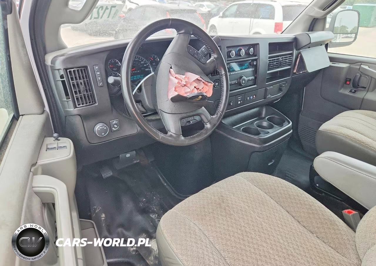 2023 Chevrolet Express G2500 VIN:1GCWGAFP5P1247910 - 8