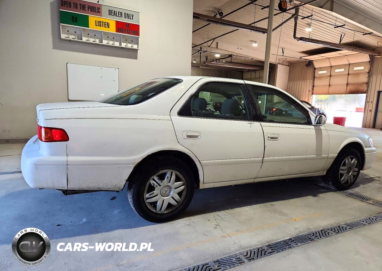 2000 Toyota Camry Le VIN:4T1BG22K2YU972004 - 3