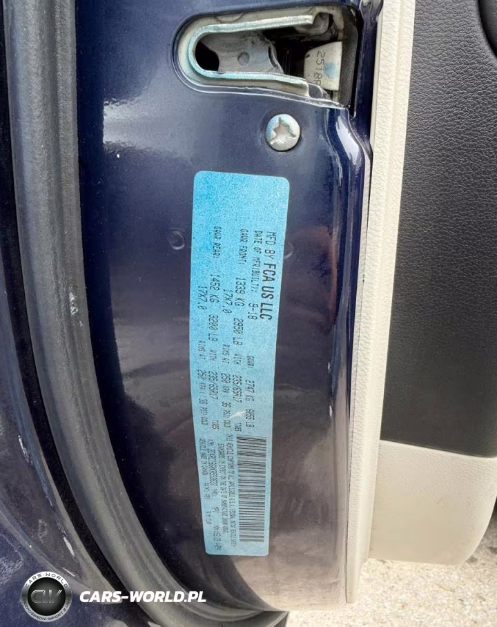 2019 Chrysler Pacifica Touring L VIN:2C4RC1BG0KR552637 - 10