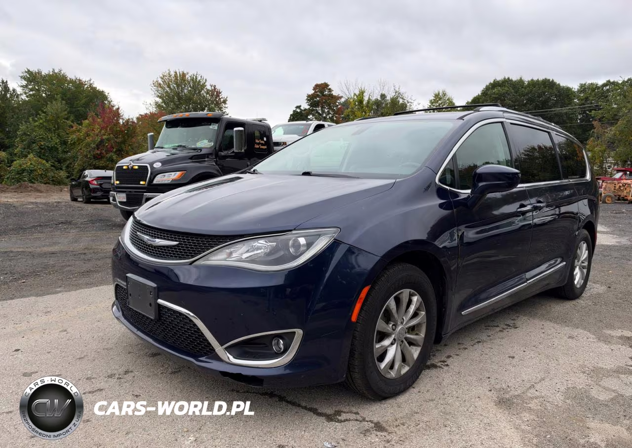 2019 Chrysler Pacifica Touring L VIN:2C4RC1BG0KR552637 - 2