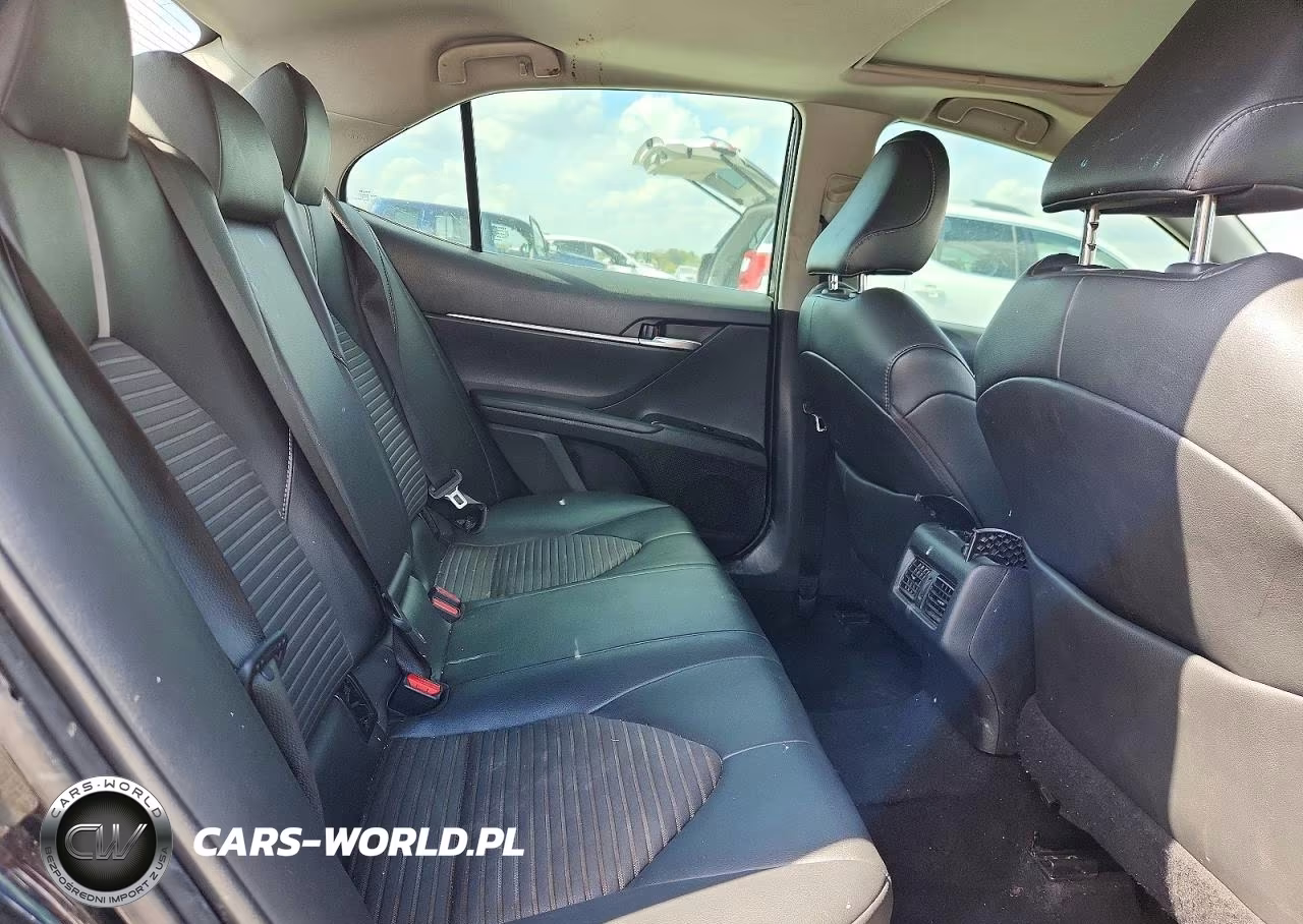 2018 Toyota Camry Se VIN:4T1B11HKXJU079359 - 10