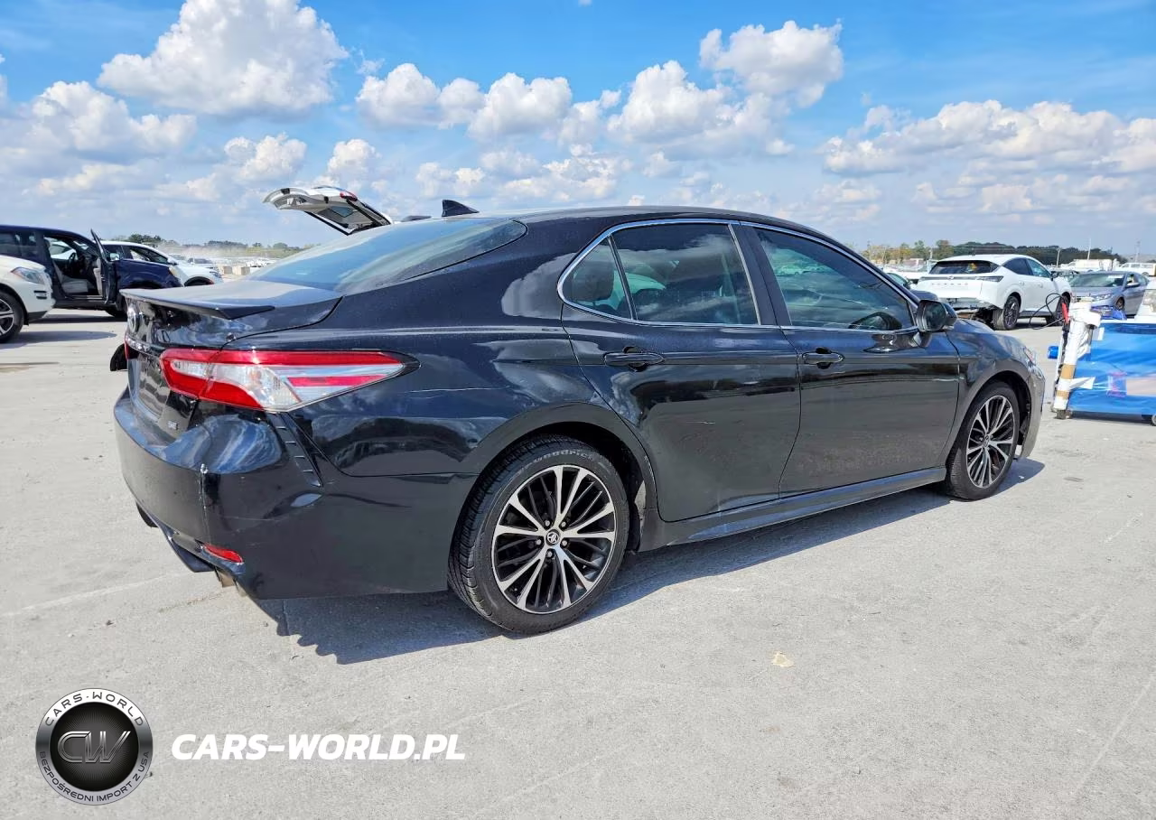 2018 Toyota Camry Se VIN:4T1B11HKXJU079359 - 3