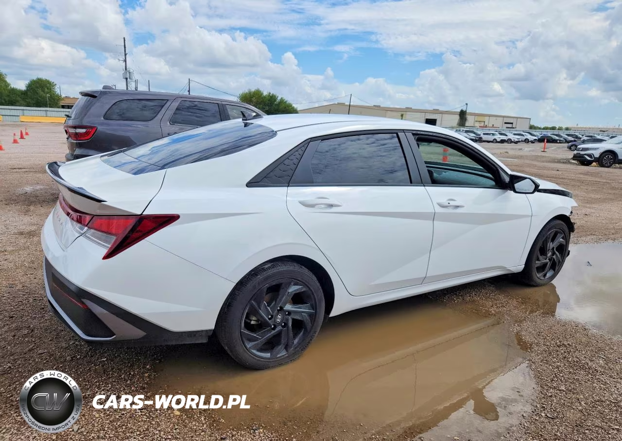 2026 Hyundai Elantra Sel Sport VIN:KMHLM4DG3TU200184 - 3