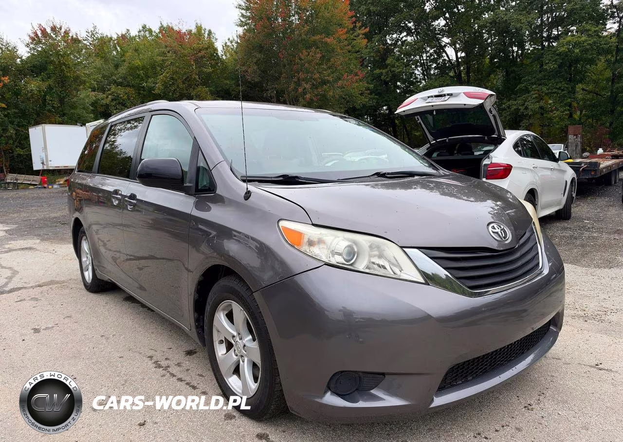 2014 Toyota Sienna Le