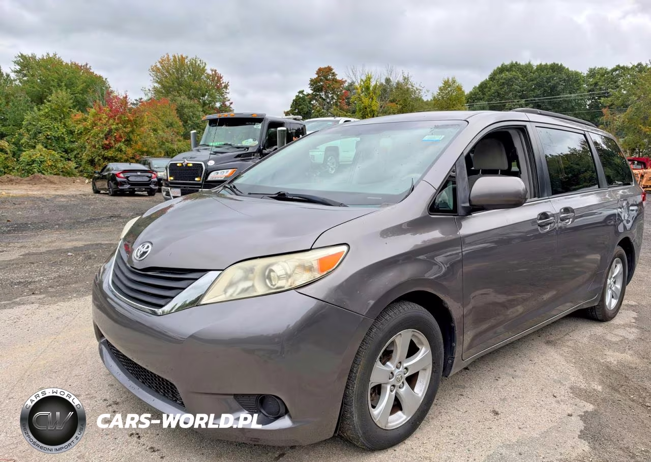 2014 Toyota Sienna Le VIN:5TDKK3DC2ES495878 - 2