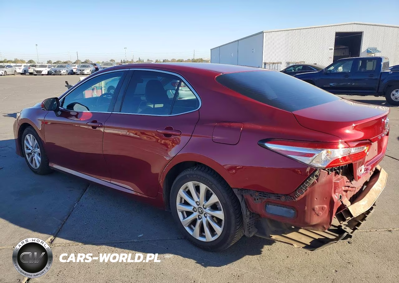 2018 Toyota Camry Le VIN:4T1B11HK2JU554213 - 2